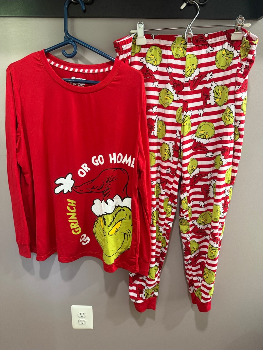 Dr. Seuss Red Grinch Long Sleeve Pajama Set with Green Accents